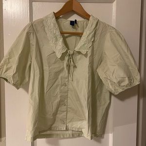 Pale Green Puffy Sleeve Top
